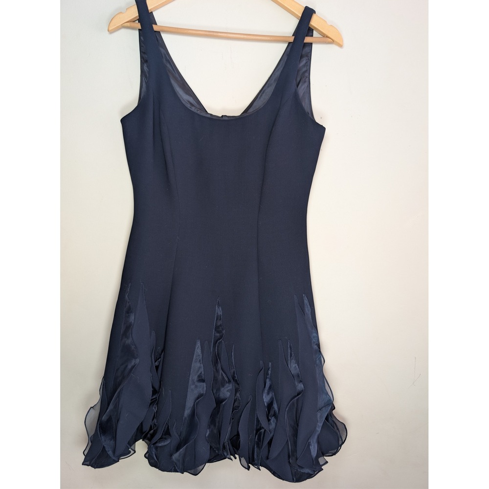 JS Boutique Black Sleeveless V-Neck Sheath Mini Dress 6 Ruffle Hem‎ Whimsical